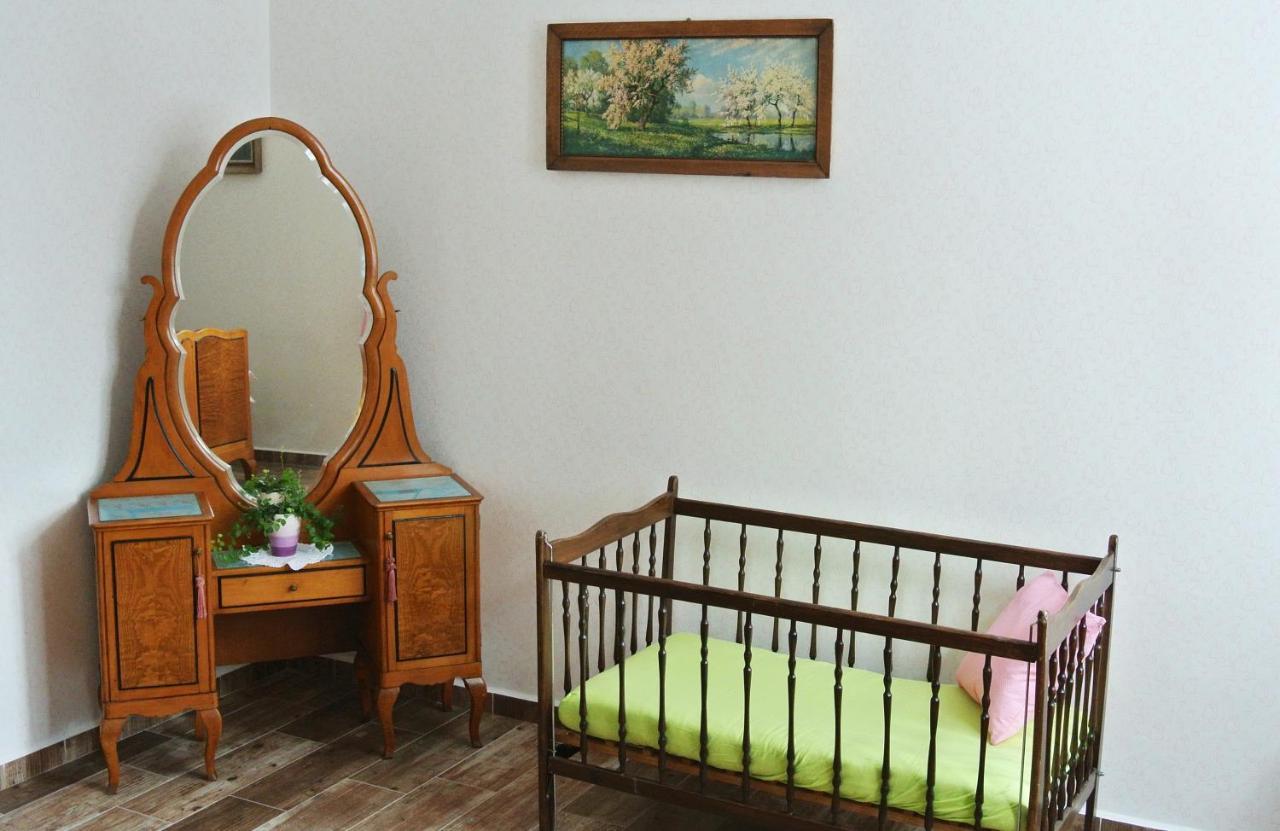 Restaurace A Penzion Ubrousku Prostri Se Nova Bystrice Ngoại thất bức ảnh
