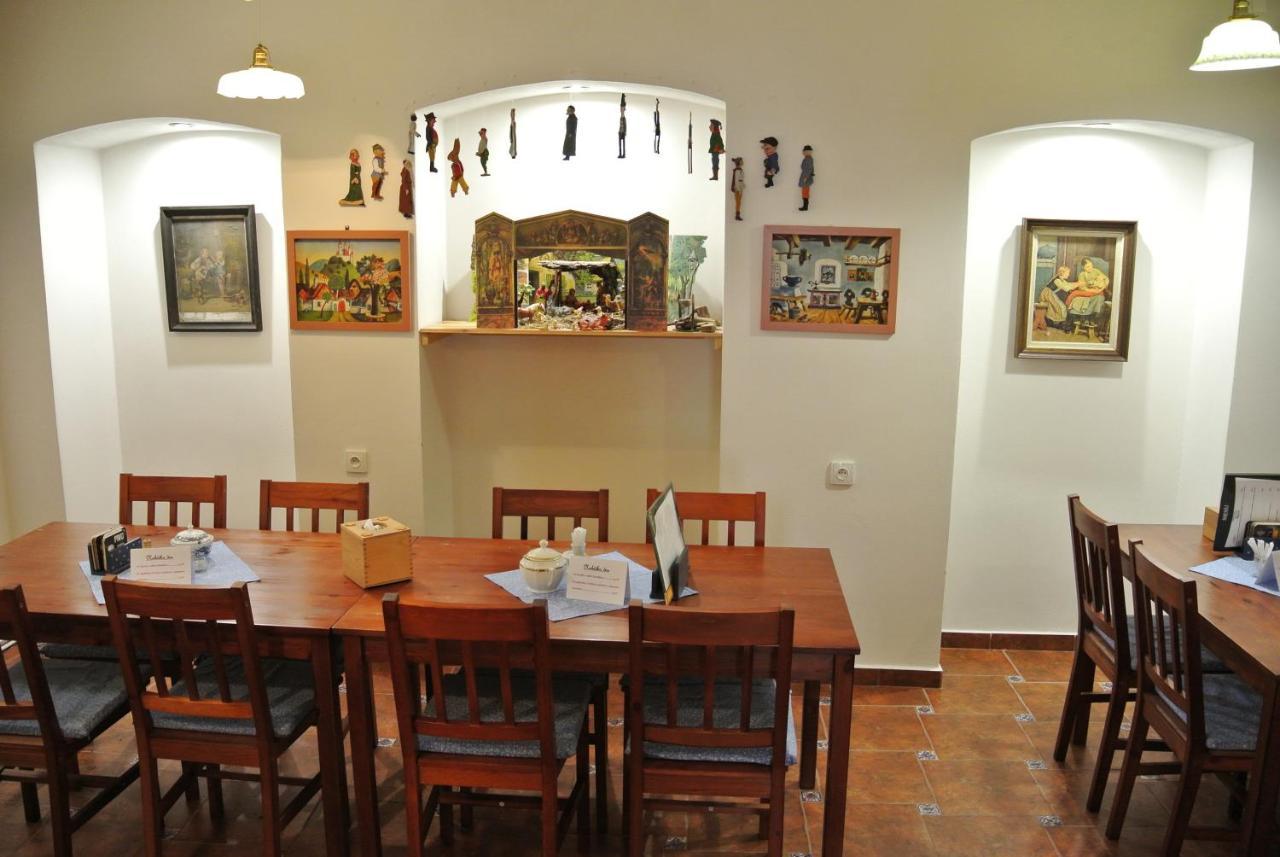 Restaurace A Penzion Ubrousku Prostri Se Nova Bystrice Ngoại thất bức ảnh