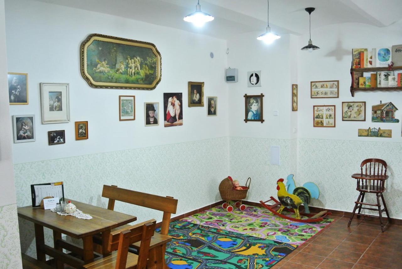 Restaurace A Penzion Ubrousku Prostri Se Nova Bystrice Ngoại thất bức ảnh